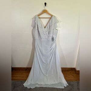 Jade by Jasmine White Ruffle Chiffon Formal Gown Size 26 Plus Wedding MOB